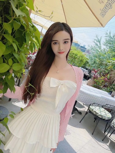 吉隆坡下水分享一个NSK住家模特儿身材大美女米米的性息！
